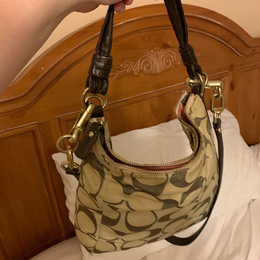 Authentic unique pre loved with care shoulder strap Coach purse with large logo. - Picture 6 of 8